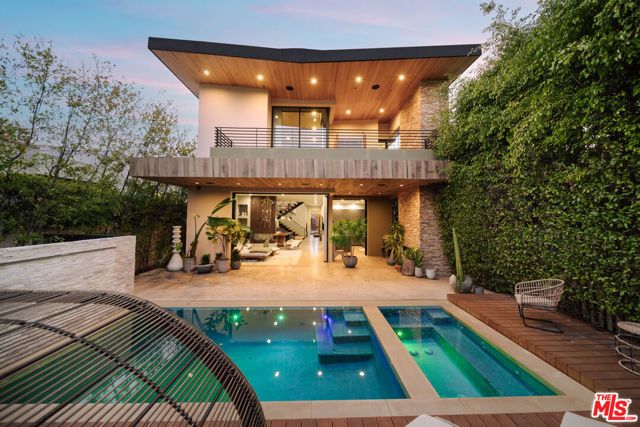 366 Huntley Drive, West Hollywood, CA 90048