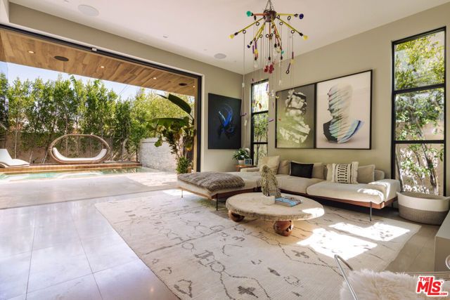 366 Huntley Drive, West Hollywood, CA 90048