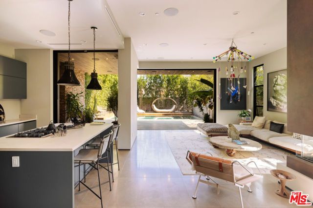 366 Huntley Drive, West Hollywood, CA 90048