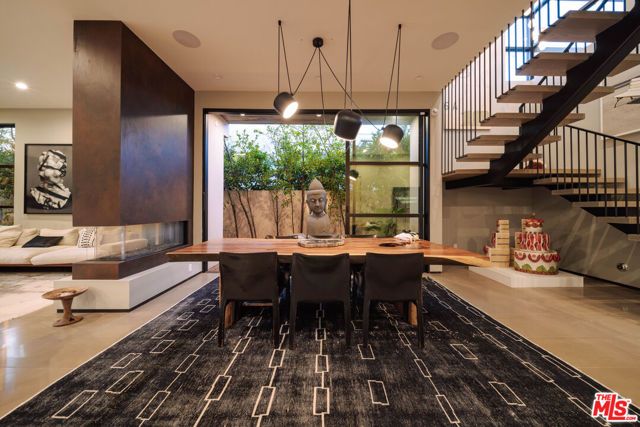 366 Huntley Drive, West Hollywood, CA 90048