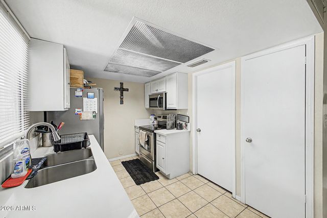 2607 W COOLIDGE Street, Phoenix, AZ 85017