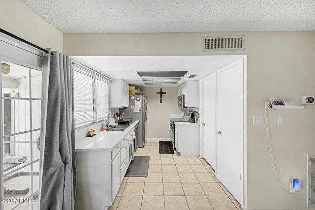 2607 W COOLIDGE Street, Phoenix, AZ 85017
