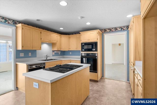 1186 Glazemeadow St NE, Keizer, OR 97303