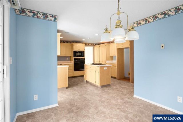 1186 Glazemeadow St NE, Keizer, OR 97303