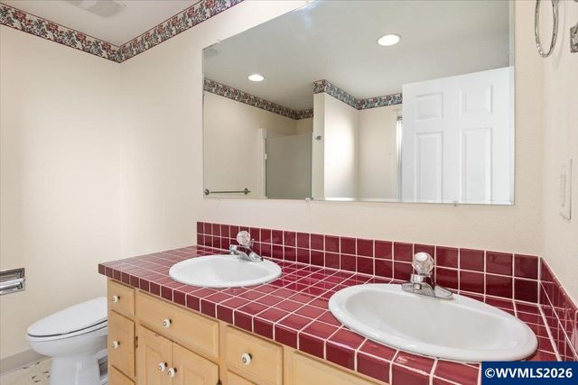 1186 Glazemeadow St NE, Keizer, OR 97303