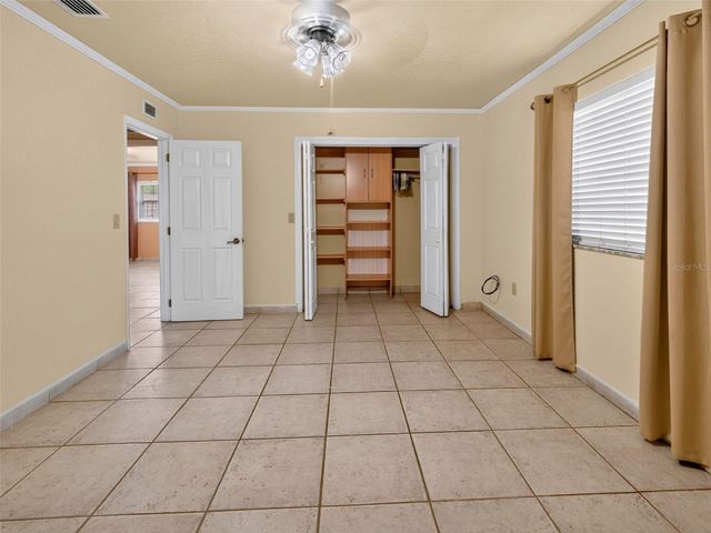 8516 TWIN LAKE BLVD, Tampa, FL 33614