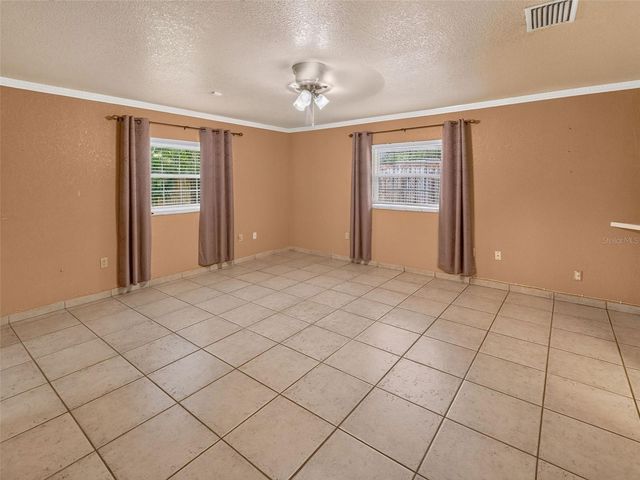8516 TWIN LAKE BLVD, Tampa, FL 33614