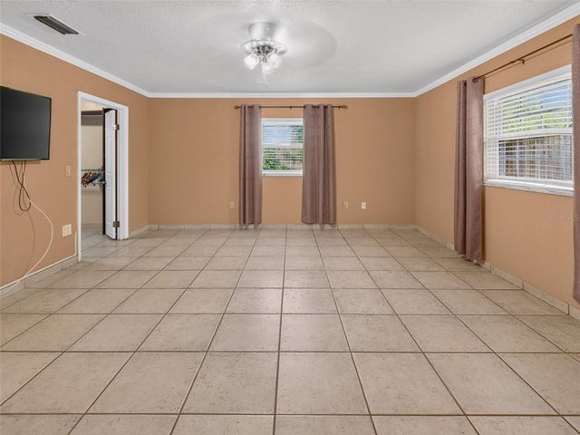 8516 TWIN LAKE BLVD, Tampa, FL 33614