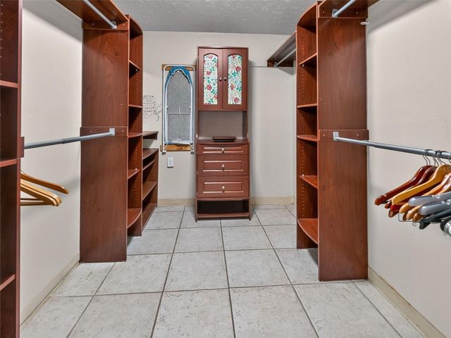 8516 TWIN LAKE BLVD, Tampa, FL 33614