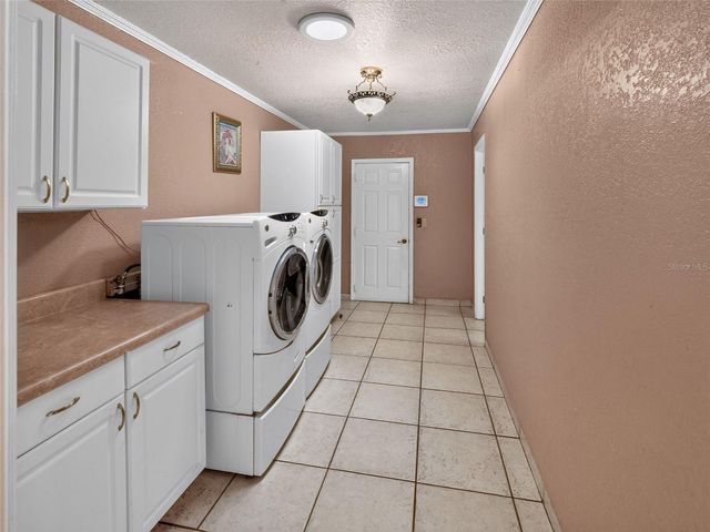 8516 TWIN LAKE BLVD, Tampa, FL 33614