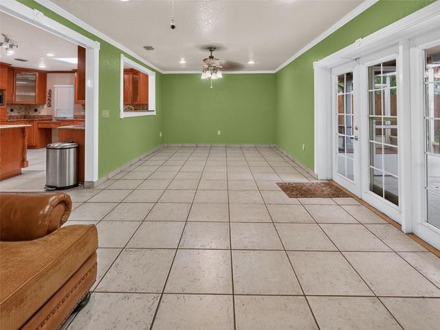 8516 TWIN LAKE BLVD, Tampa, FL 33614