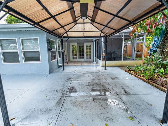 8516 TWIN LAKE BLVD, Tampa, FL 33614