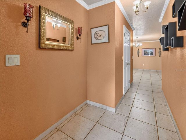 8516 TWIN LAKE BLVD, Tampa, FL 33614