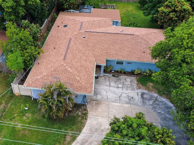 8516 TWIN LAKE BLVD, Tampa, FL 33614