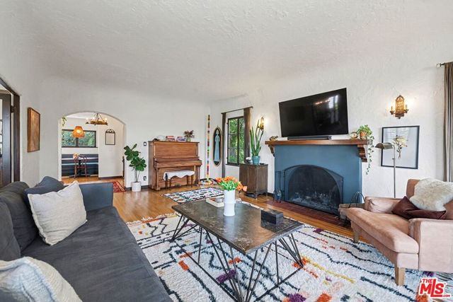 2042 Balmer Drive, Los Angeles, CA 90039