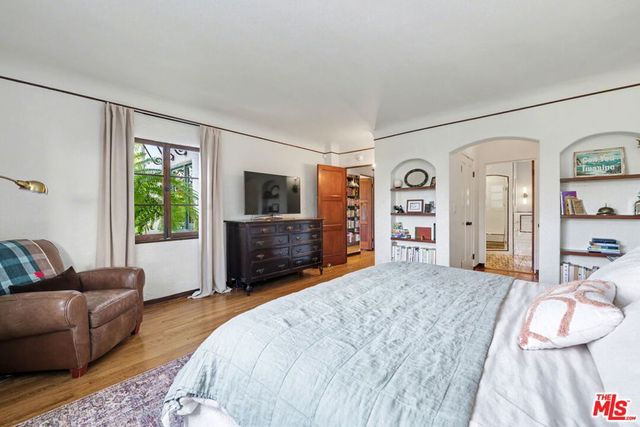 2042 Balmer Drive, Los Angeles, CA 90039