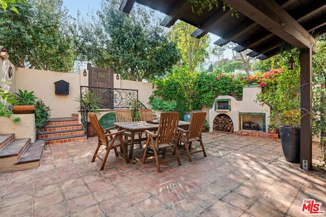 2042 Balmer Drive, Los Angeles, CA 90039