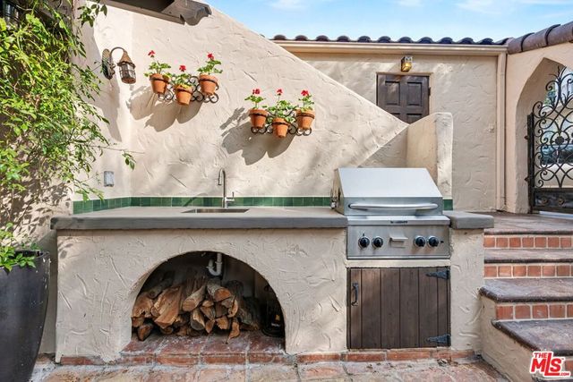 2042 Balmer Drive, Los Angeles, CA 90039