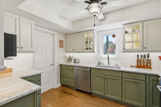 1001 Ventura Place, Mount Pleasant, SC 29464