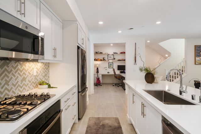 5532 Stout St, Dublin, CA 94568