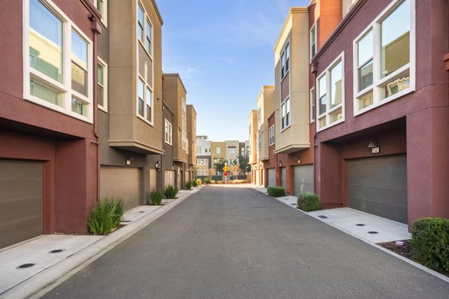 5532 Stout St, Dublin, CA 94568