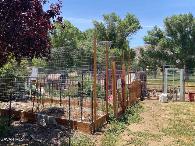 22817 Clover Spring Place, Tehachapi, CA 93561