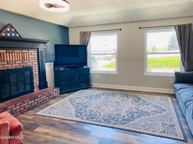 22817 Clover Spring Place, Tehachapi, CA 93561