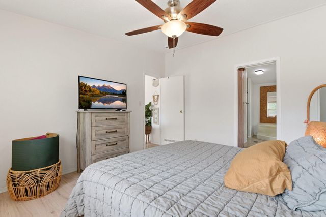 22 Guadalupe Drive, Peralta, NM 87042