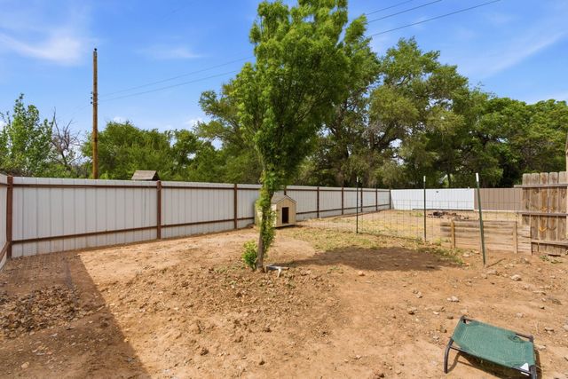22 Guadalupe Drive, Peralta, NM 87042