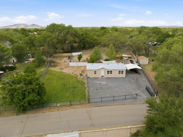 22 Guadalupe Drive, Peralta, NM 87042