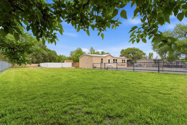 22 Guadalupe Drive, Peralta, NM 87042