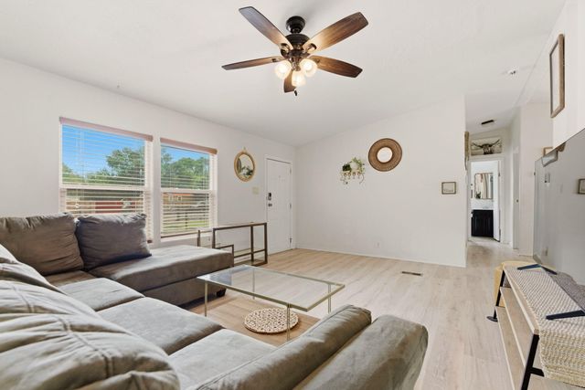22 Guadalupe Drive, Peralta, NM 87042