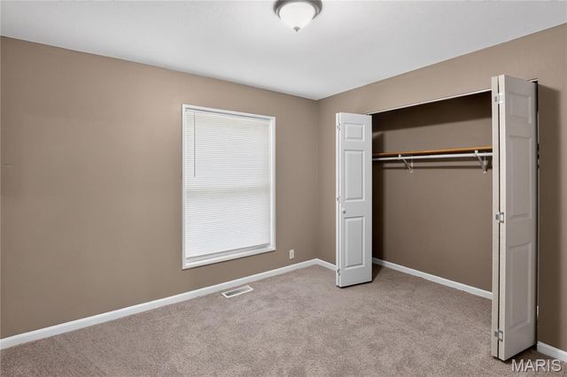 2827 Westminster Drive, Florissant, MO 63033