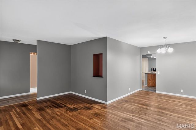 2827 Westminster Drive, Florissant, MO 63033