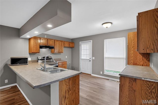2827 Westminster Drive, Florissant, MO 63033