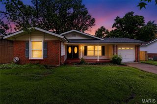 2827 Westminster Drive, Florissant, MO 63033