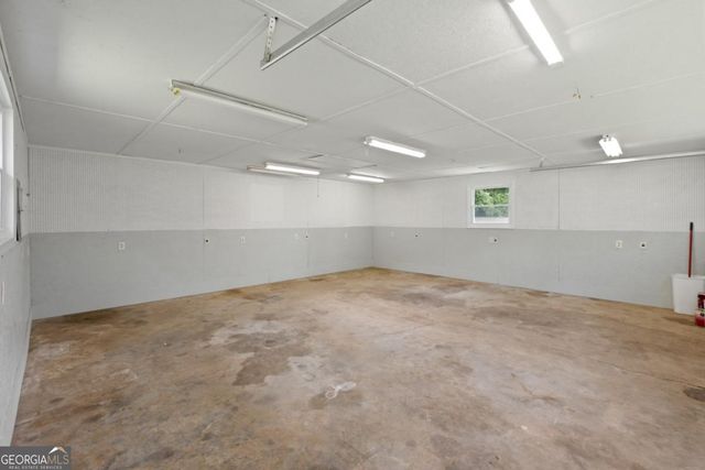 864 Chrysler Avenue SE, Smyrna, GA 30080