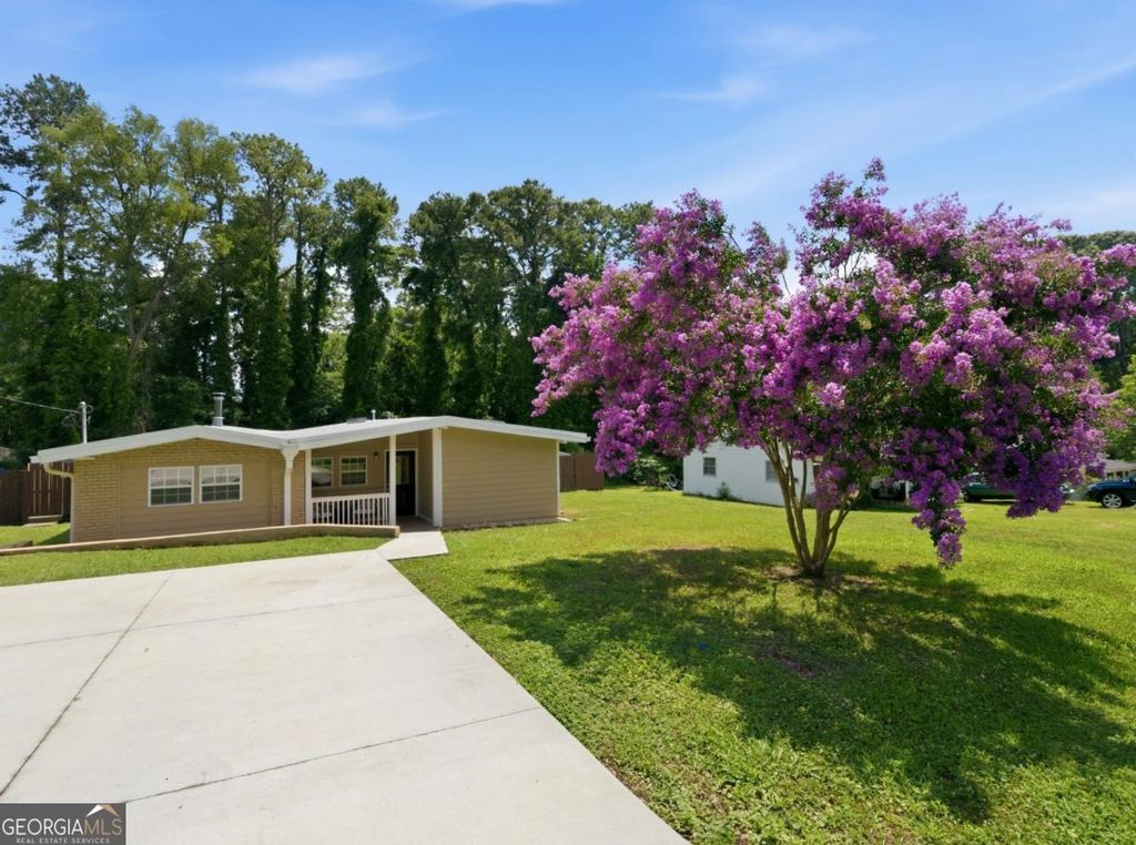 864 Chrysler Avenue SE, Smyrna, GA 30080
