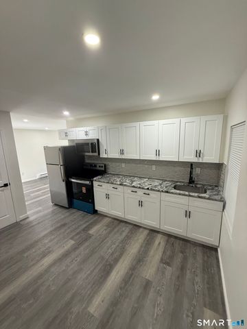 38 New Haven Avenue, Derby, CT 06418