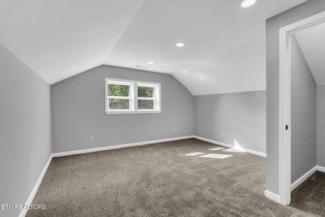 871 Pomona Rd, Crossville, TN 38571