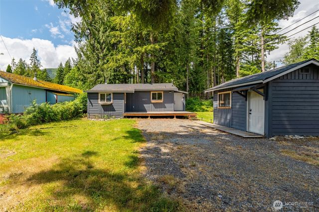 8471 Golden Valley Drive, Maple Falls, WA 98266