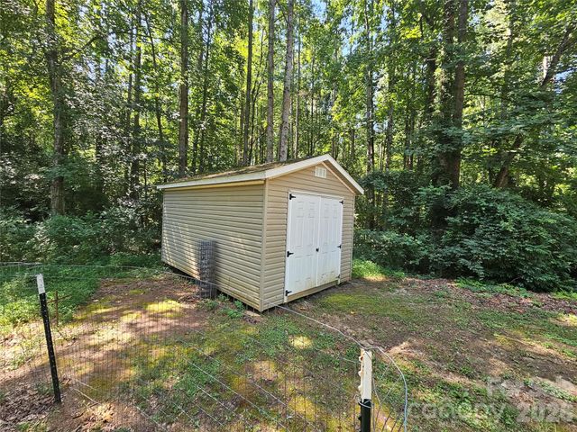 195 Hollywood Street, Forest City, NC 28043