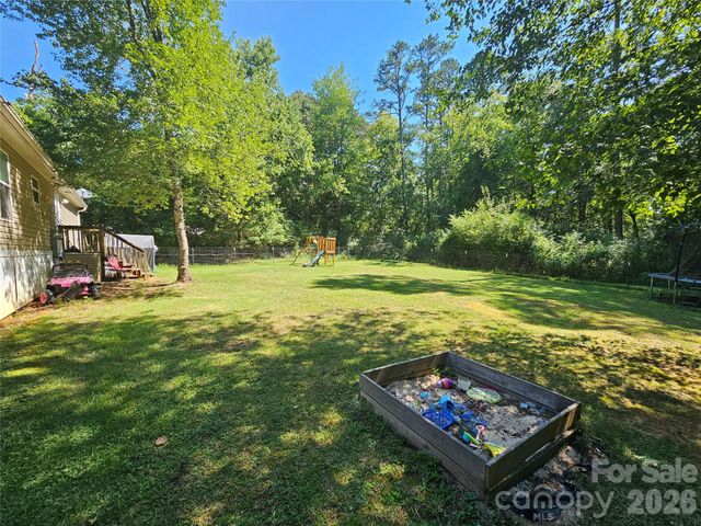 195 Hollywood Street, Forest City, NC 28043
