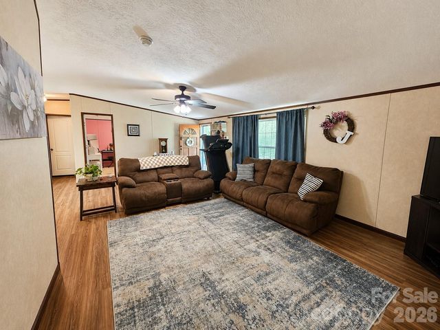 195 Hollywood Street, Forest City, NC 28043