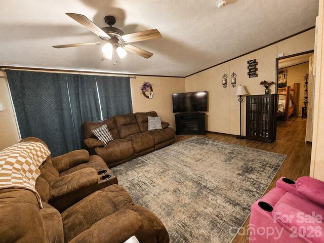 195 Hollywood Street, Forest City, NC 28043