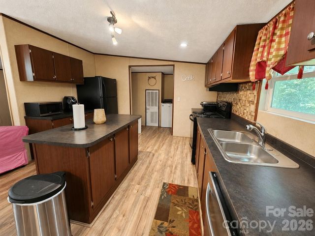 195 Hollywood Street, Forest City, NC 28043