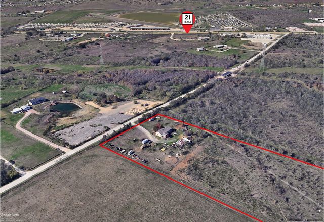 415 Holz RD, Niederwald, TX 78640