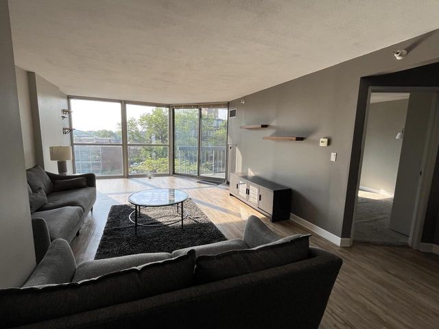 1660 N Prospect AVENUE #403, Milwaukee, WI 53202