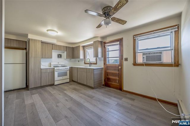 88 Maple Avenue, Woodland Park, NJ 07424
