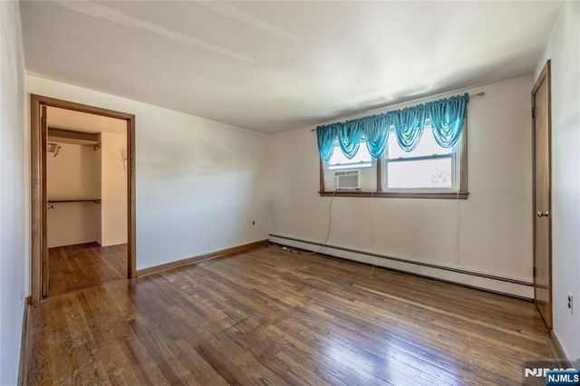 88 Maple Avenue, Woodland Park, NJ 07424